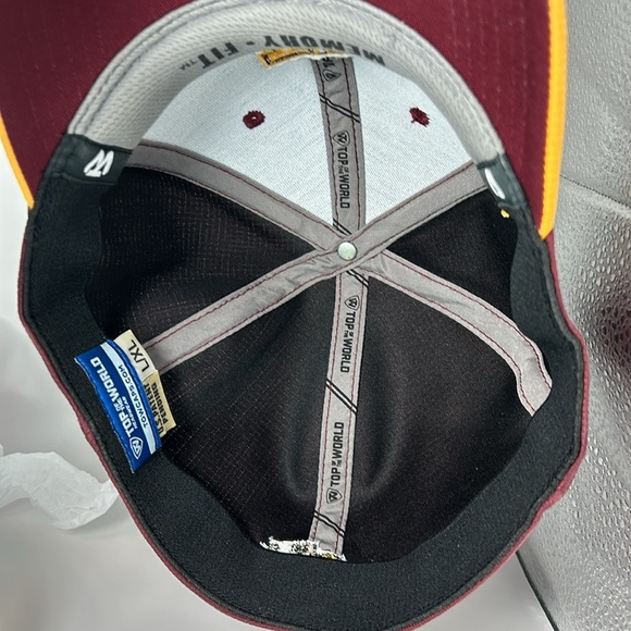 Minnesota Golden Gophers ball cap
Ski-U-Mah! - Picture 12 of 13
